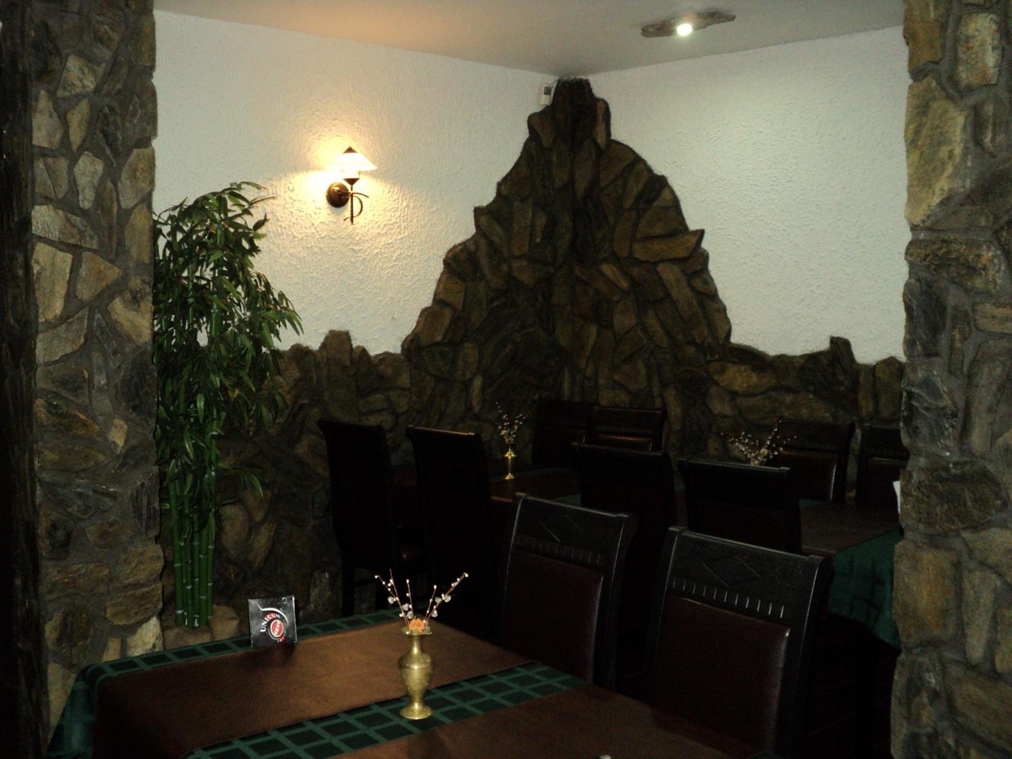 Kovacs Hotel Superior Vasarosnameny Luaran gambar