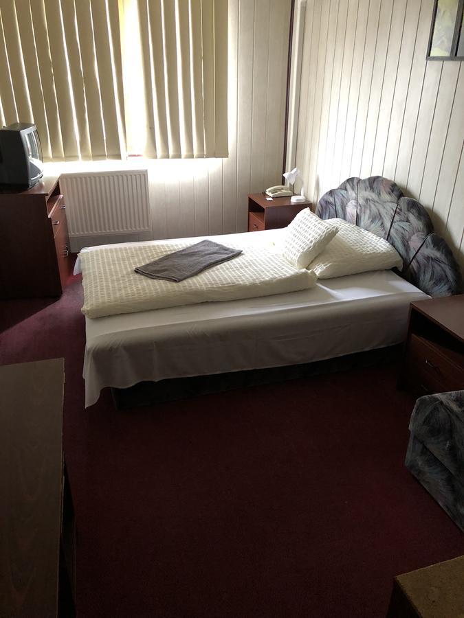 Kovacs Hotel Superior Vasarosnameny Luaran gambar