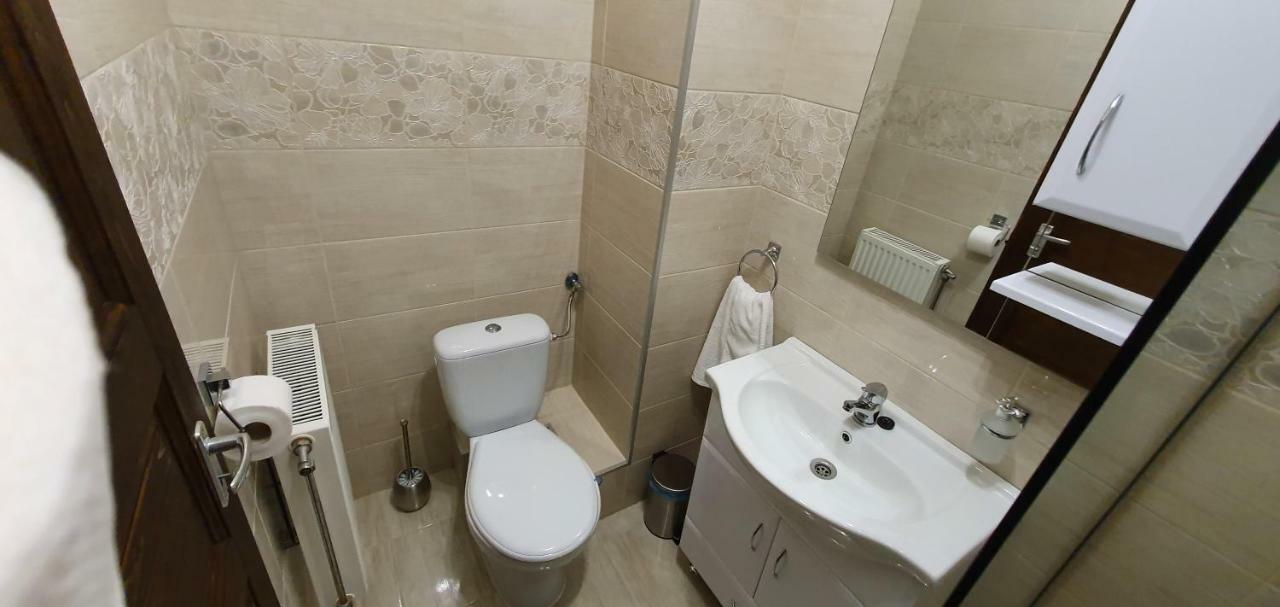 Kovacs Hotel Superior Vasarosnameny Luaran gambar